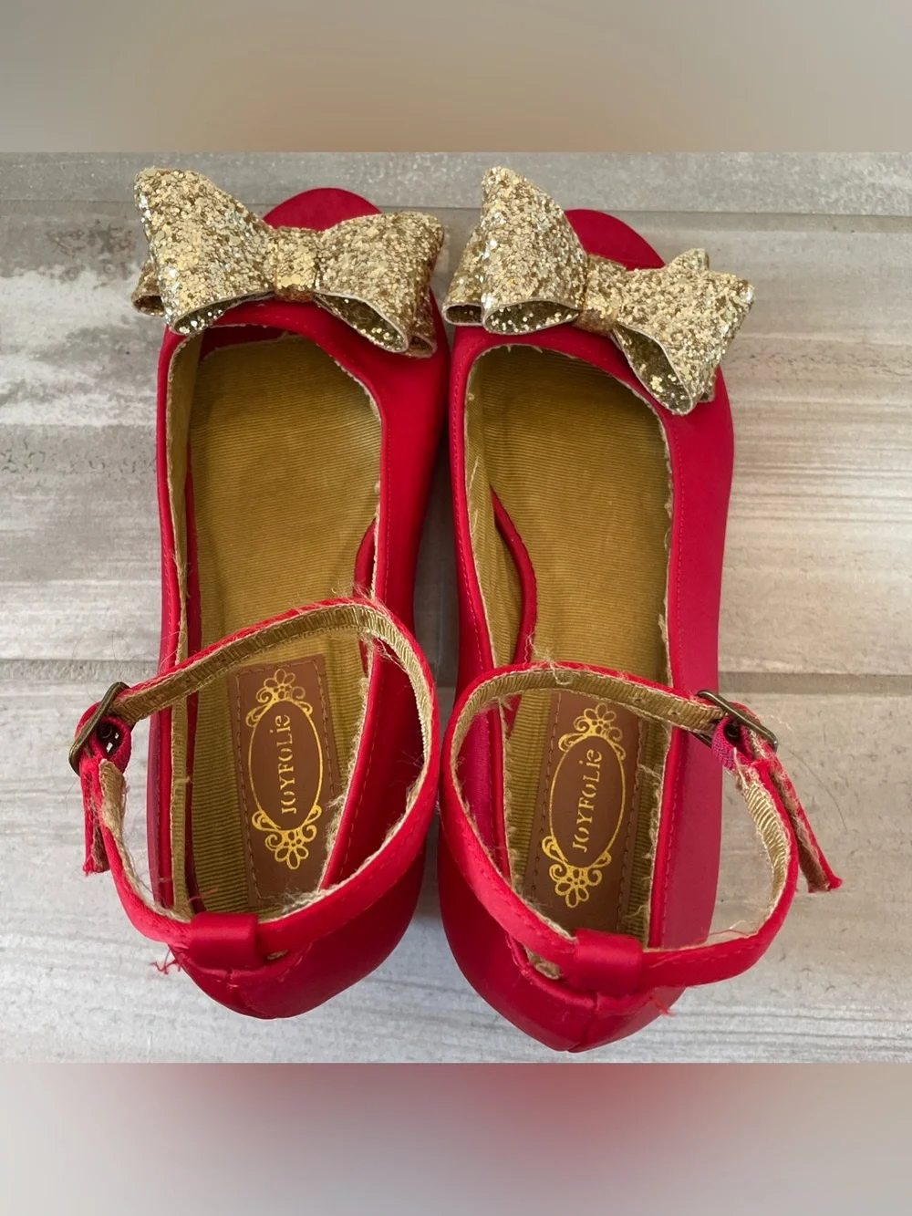 Joyfolie Valeria Red Satin Gold Glitter Bow Low Block Pump Heels Kids/4 Youth